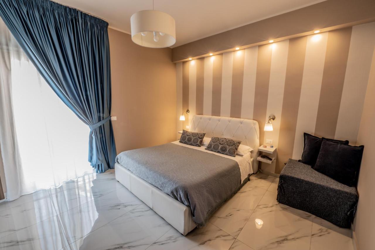 Eolian Port B&B Мілаццо Екстер'єр фото
